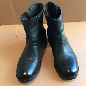 Manas ankle boots so 37